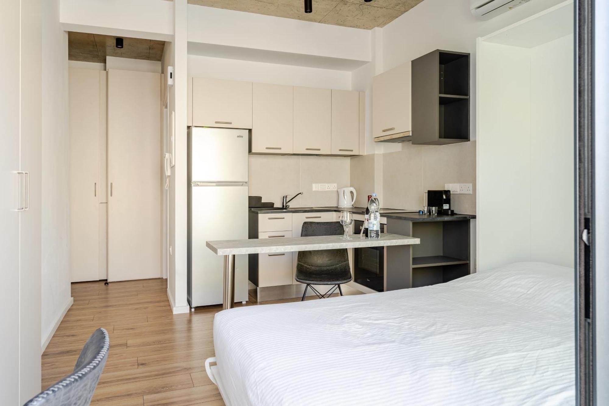 Yamas Urban Living Spiridonos Apartment ลิมาซอล ภายนอก รูปภาพ