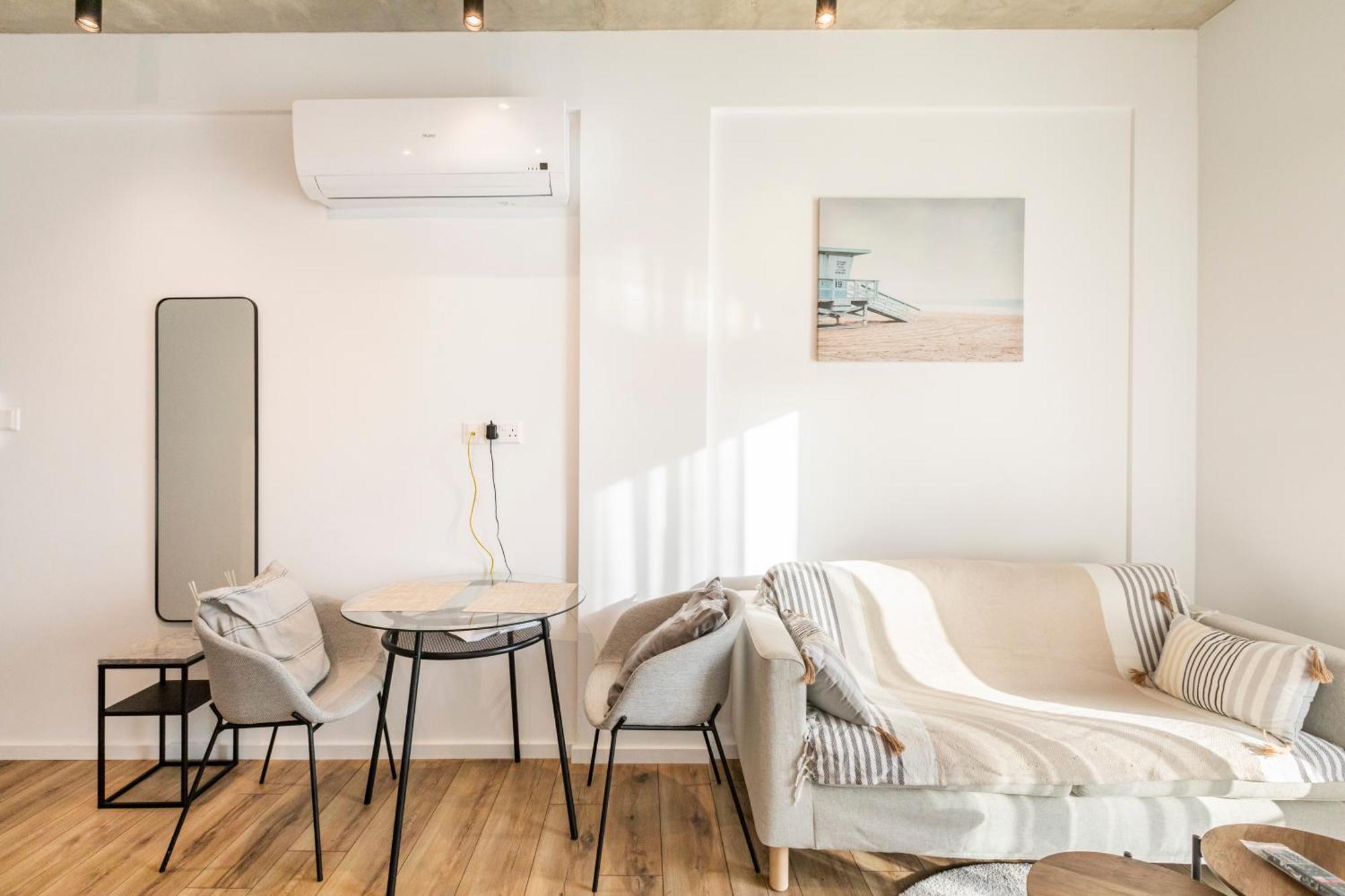 Yamas Urban Living Spiridonos Apartment ลิมาซอล ภายนอก รูปภาพ